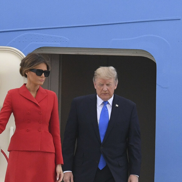 Le président américain Donald J. Trump et sa femme Melania arrivent à bord d'Air Force One sur le tarmac de l'aéroport d'Orly, le 13 juillet 2017. © Pierre Perusseau/Bestimage