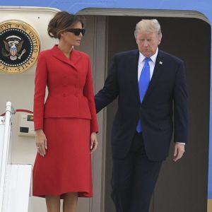 Le président américain Donald J. Trump et sa femme Melania arrivent à bord d'Air Force One sur le tarmac de l'aéroport d'Orly, le 13 juillet 2017. © Pierre Perusseau/Bestimage