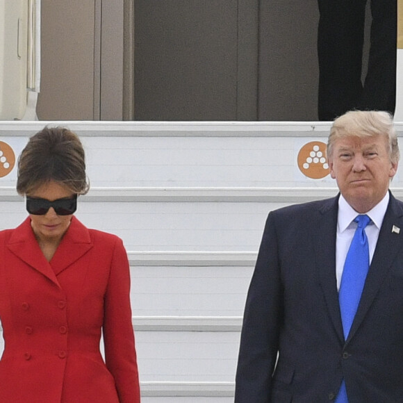 Le président américain Donald J. Trump et sa femme Melania arrivent à bord d'Air Force One sur le tarmac de l'aéroport d'Orly, le 13 juillet 2017. © Pierre Perusseau/Bestimage