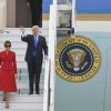 Le président américain Donald J. Trump et sa femme Melania arrivent à bord d'Air Force One sur le tarmac de l'aéroport d'Orly, le 13 juillet 2017. © Pierre Perusseau/Bestimage