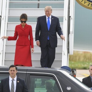 Le président américain Donald J. Trump et sa femme Melania arrivent à bord d'Air Force One sur le tarmac de l'aéroport d'Orly, le 13 juillet 2017. © Pierre Perusseau/Bestimage