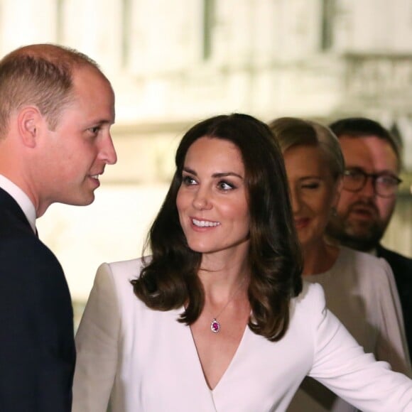 Le prince William et la duchesse Catherine de Cambridge lors de leur visite du Musée de l'Insurrection de Varsovie le 17 juillet 2017 lors de leur visite officielle en Pologne.