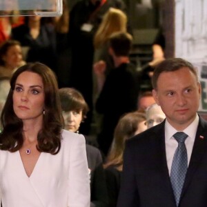 Le prince William et la duchesse Catherine de Cambridge lors de leur visite du Musée de l'Insurrection de Varsovie le 17 juillet 2017 lors de leur visite officielle en Pologne.
