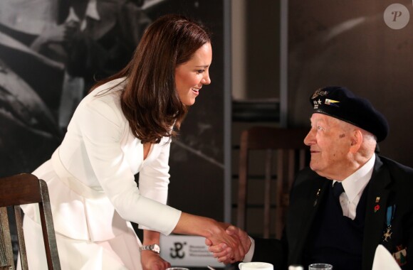 Le prince William et la duchesse Catherine de Cambridge lors de leur visite du Musée de l'Insurrection de Varsovie le 17 juillet 2017 lors de leur visite officielle en Pologne.