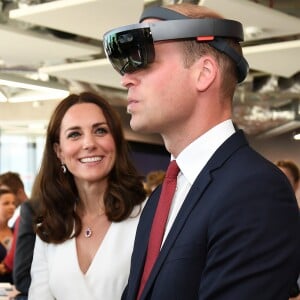 Kate Middleton et le prince William à Varsovie le 17 juillet 2017 visitant un incubateur de start-up et testant la réalité virtuelle.