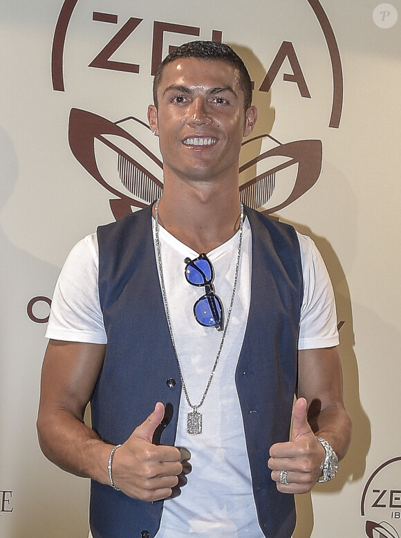 Cristiano Ronaldo assiste à l'inauguration du restaurant Zela à Ibiza le 17 juillet 2017.