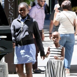 Exclusif - Madonna à la sortie du centre Kabbalah avec sa fille Mercy James et une des ses 2 jumelles (Estere Ciccone ou Stelle Ciccone) à New York, le 24 juin 2017