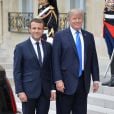 Le président de la République Emmanuel Macron raccompagne le président des Etats-Unis Donald Trump après leur entretien et leur conférence de presse au palais de l'Elysée à Paris, le 13 juillet 2017. © Veeren/Bestimage