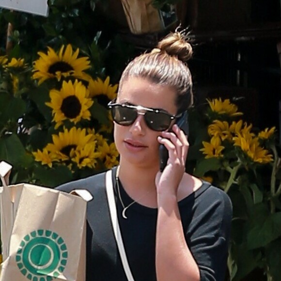 Exclusif - Lea Michele fait du shopping à Whole Foods à Brentwood, le 6 juin 2017