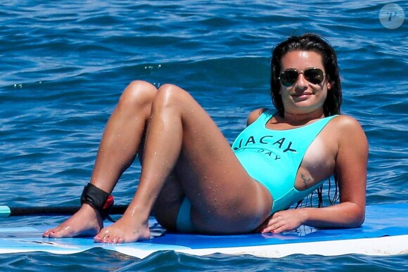 Exclusif -  Lea Michele fait du paddle sous le soleil de Maui à Hawaii, le 30 juin 2017