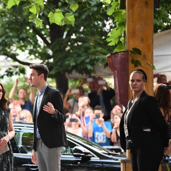 Le prince William et Kate Middleton, duc et duchesse de Cambridge, ont visité le 20 juillet 2017 la Clärchens Ballhaus, la plus ancienne salle de bal de Berlin, dans le cadre de leur visite officielle en Allemagne.