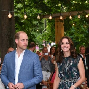 Le prince William et Kate Middleton, duc et duchesse de Cambridge, ont visité le 20 juillet 2017 la Clärchens Ballhaus, la plus ancienne salle de bal de Berlin, dans le cadre de leur visite officielle en Allemagne.