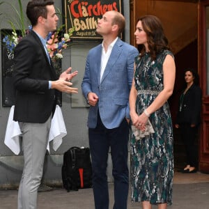 Le prince William et Kate Middleton, duc et duchesse de Cambridge, ont visité le 20 juillet 2017 la Clärchens Ballhaus, la plus ancienne salle de bal de Berlin, dans le cadre de leur visite officielle en Allemagne.