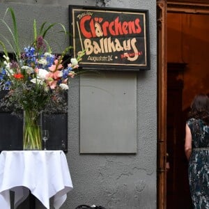 Le prince William et Kate Middleton, duc et duchesse de Cambridge, ont visité le 20 juillet 2017 la Clärchens Ballhaus, la plus ancienne salle de bal de Berlin, dans le cadre de leur visite officielle en Allemagne.