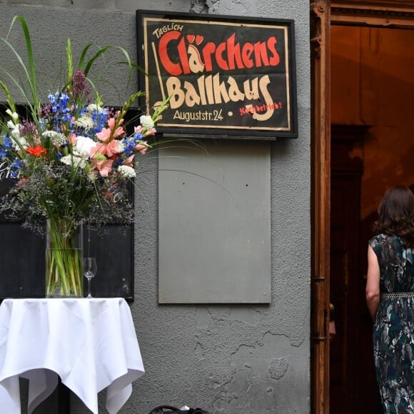 Le prince William et Kate Middleton, duc et duchesse de Cambridge, ont visité le 20 juillet 2017 la Clärchens Ballhaus, la plus ancienne salle de bal de Berlin, dans le cadre de leur visite officielle en Allemagne.