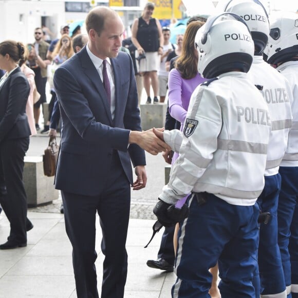 Le prince William, duc de Cambridge, et Kate Catherine Middleton, duchesse de Cambridge, au départ de la gare ferroviaire de Berlin pour Hambourg, à l'occasion de leur voyage de trois jours en Allemagne. Le 21 juillet 2017 21/07/2017 - Berlin