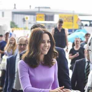 Le prince William, duc de Cambridge, et Kate Catherine Middleton, duchesse de Cambridge, au départ de la gare ferroviaire de Berlin pour Hambourg, à l'occasion de leur voyage de trois jours en Allemagne. Le 21 juillet 2017 21/07/2017 - Berlin