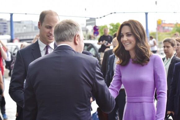 Le prince William, duc de Cambridge, et Kate Catherine Middleton, duchesse de Cambridge, au départ de la gare ferroviaire de Berlin pour Hambourg, à l'occasion de leur voyage de trois jours en Allemagne. Le 21 juillet 2017 21/07/2017 - Berlin