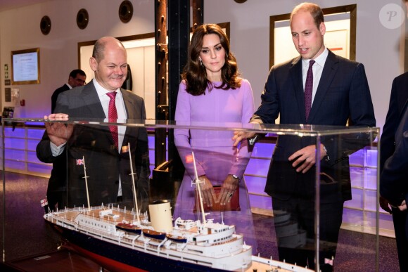 Le prince William et Kate Middleton en visite au musée Maritime à Hambourg, le 21 juillet 2017.