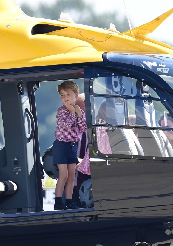 Kate Middleton et le prince William ont achevé leur visite officielle en Allemagne avec leurs enfants le prince George et la princesse Charlotte de Cambridge le 21 juillet 2017, décollant de Hambourg pour regagner le Royaume-Uni.