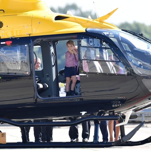 Kate Middleton et le prince William ont achevé leur visite officielle en Allemagne avec leurs enfants le prince George et la princesse Charlotte de Cambridge le 21 juillet 2017, décollant de Hambourg pour regagner le Royaume-Uni.