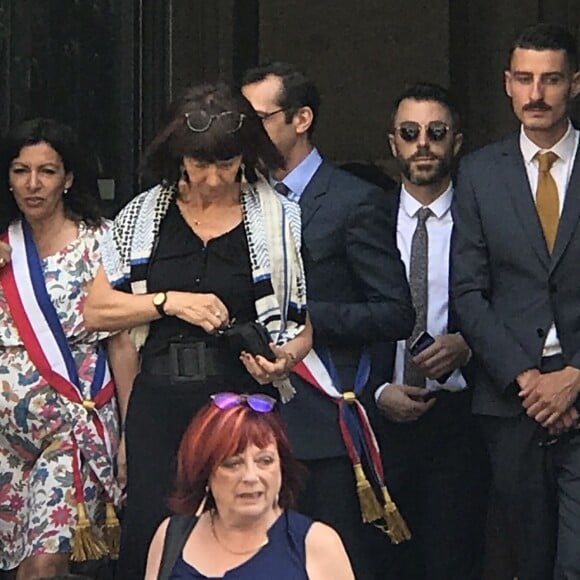 Anne Hidalgo - Bruno Julliard (premier adjoint à la Maire de Paris chargé de la Culture, du patrimoine, des métiers d'art, des relations avec les arrondissements et de la nuit) s'est marié avec Paul Le Goff à la mairie du 10e arrondissement de Paris, le 8 juillet 2017.