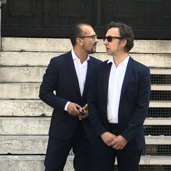 Stéphane Bern - Bruno Julliard (premier adjoint à la Maire de Paris chargé de la Culture, du patrimoine, des métiers d'art, des relations avec les arrondissements et de la nuit) s'est marié avec Paul Le Goff à la mairie du 10e arrondissement de Paris, le 8 juillet 2017.