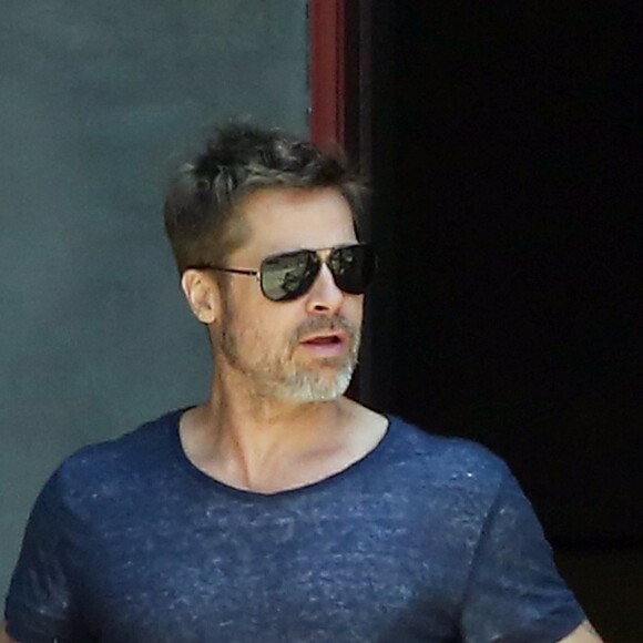 Brad Pitt est allé déjeuner avec un ami à Los Angeles, le 6 juin 2017