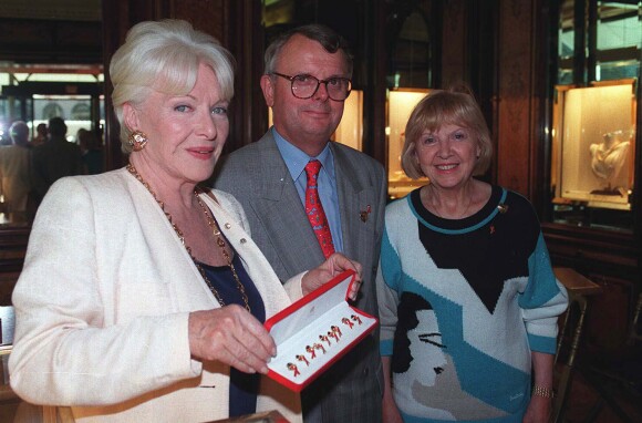 Line Renaud, Gérard Mantion et Jacqueline Cartier à Paris en 1996.