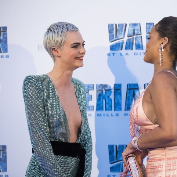 Cara Delevingne et Rihanna - Avant-première du film "Valérian et la Cité des mille planètes" de L. Besson à la Cité du Cinéma à Saint-Denis, le 25 juillet 2017. © Olivier Borde/Bestimage