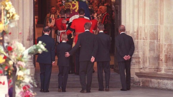 Lady Diana : "William et Harry ne voulaient pas suivre son cercueil"