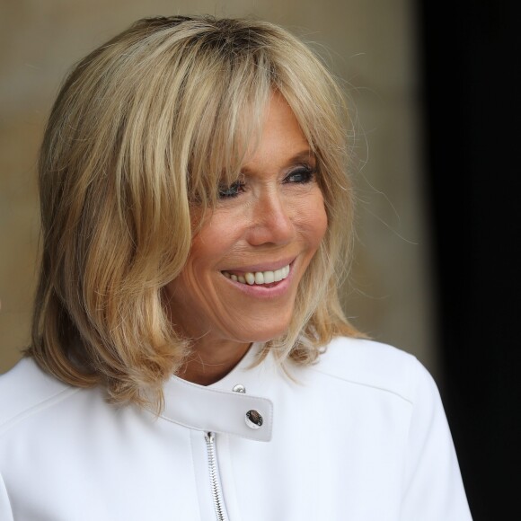 La première dame française Brigitte Macron (Trogneux) lors de la cérémonie d'accueil du président des Etats-Unis à l'Hôtel National des Invalides à Paris le 13 juillet 2017. © Dominique Jacovides/Sébastien Valiela/Bestimage