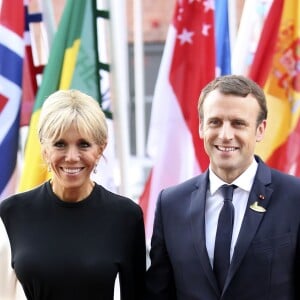 Le Président français Emmanuel Macron et sa femme la première dame Brigitte Macron arrivent au concert de la Neuvième Symphonie de Beethoven à l'Elbphilharmonie de Hamburg, Allemagne, le 7 juillet 2017. © Future-Image/Zuma Press/Bestimage