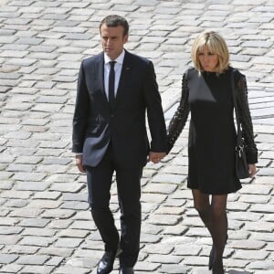 Le président Emmanuel Macron et sa femme Brigitte Macron (Trogneux) - Hommage national à Simone Veil (femme politique et rescapée de la Shoah) dans la cour d'Honneur des Invalides à Paris, France, le 5 juillet 2017. Simone Veil reposera avec son mari au Panthéon. © Pierre Perusseau/Bestimage