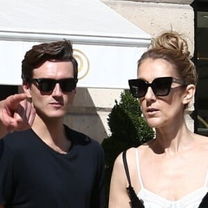 Céline Dion et son danseur Pepe Munoz sont allés faire du shopping à la boutique Schiaparelli à Paris, avant de se rendre à l'hôtel Ritz. Le 1er août 2017