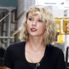 Taylor Swift se promène, accompagnée de ses gardes du corps, dans les rues de New York, le 7 septembre 2016