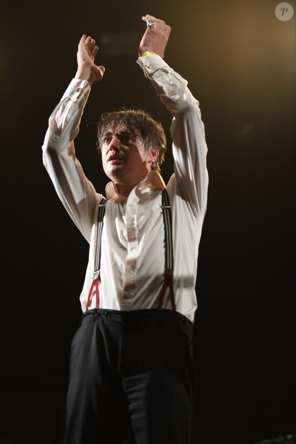 Pete Doherty lors du concert anti-FN (Front National) organisé place de la République à Paris, le 4 mai 2017. © Lionel Urman/Bestimage