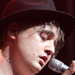 Exclusif - Pete Doherty - Pete Doherty en concert au Bataclan à Paris le 16 novembre 2016.