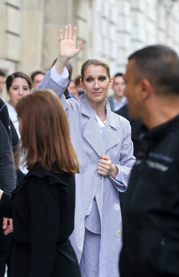 Céline Dion à la sortie de l'hôtel Royal Monceau, à Paris, France, le 10 août 2017. © Agence/Bestimage