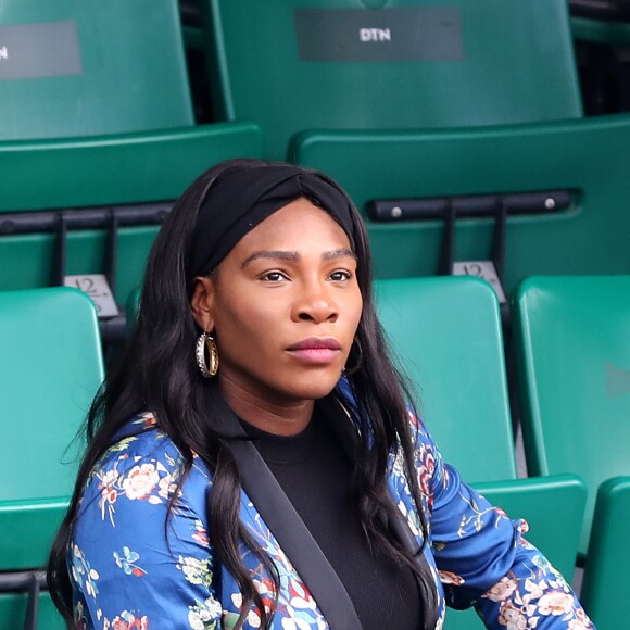 Serena Williams, enceinte, dans les tribunes des internationaux de tennis de Roland Garros à Paris le 2 juin 2017. © Cyril Moreau / Dominique Jacovides / Bestimage