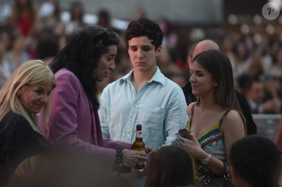 Felipe Froilan de Marichalar, fils de l'infante Elena d'Espagne, et sa petite amie Mar Torres-Fontes lors du défilé de mode Telva à Madrid, le 20 juin 2017.