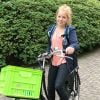 La princesse Alexia des Pays-Bas au matin de son premier jour au lycée Christelijk Gymnasium Sorghvliet de La Haye, le 21 août 2017, photographié par son père le roi Willem-Alexander des Pays-Bas au moment de son départ du domicile familial, la Villa Eikenhorst à Wassenaar.