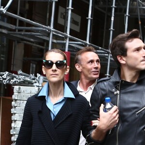 Exclusif - Céline Dion et son danseur Pepe Munoz sont allés déjeuner au restaurant italien Paparazzi au square de l'Opéra-Louis Jouvet et sont ensuite allés faire du shopping chez Dior avenue Montaigne et chez Balmain rue François 1er avant de revenir à l'hôtel Royal Monceau à Paris, France, le 8 août 2017.