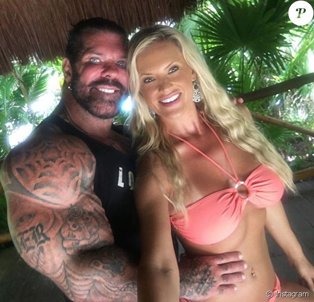 Rich Piana et sa compagne Chanel Jansen en vacances à Cancun, photo Instagram du 23 juin 2017. Le bodybuilder est mort à 46 ans le 25 août 2017.
