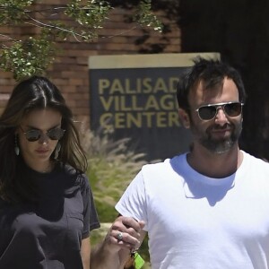 Alessandra Ambrosio, son fiancé Jamie Mazur et leur fille Anja Louise à Brentwood le 14 juin 2017.