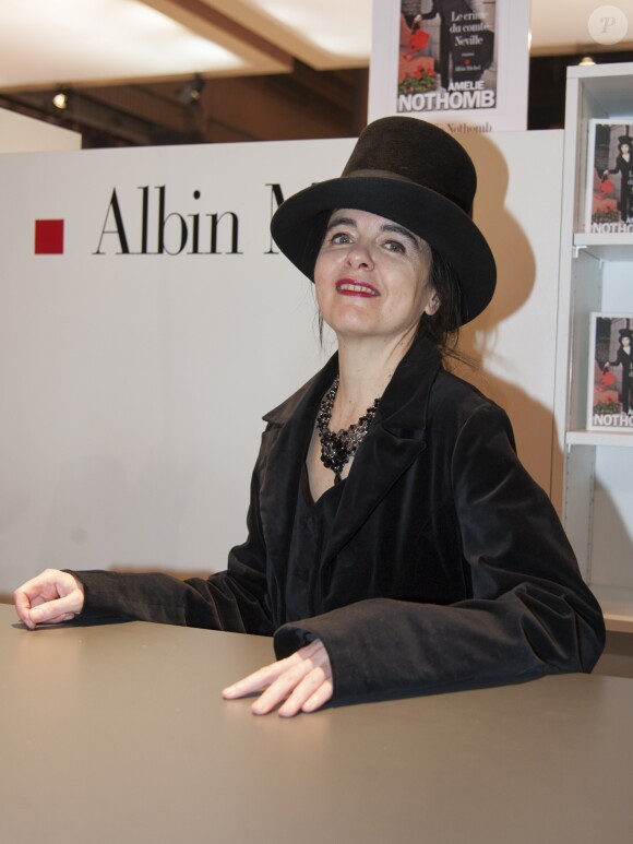 Amélie Nothomb - 33ème Salon du Livre au Parc des expositions de la Porte de Versailles à Paris, le 17 mars 2016. © Perusseau/Bestimage