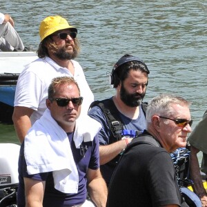 Le réalisateur Clint Eastwood pendant le tournage de son dernier film de "Le 15h17 pour Paris" à Venise, Italie, le 17 août 2017. Le réalisateur américain Clint Eastwood adapte l'ouvrage "The 15:17 to Paris: The True Story Of A Terrorist, A Train, And Three American Heroes" ("Le 15H17 pour Paris: l'histoire vraie d'un terroriste, d'un train et de trois héros américains") au cinéma: l’attentat manqué dans le train Thalys reliant Amsterdam à Paris le 21 août 2015, qui avait connu son épilogue en gare d’Arras. Au casting, on retrouve les héros de cette attaque Anthony Sadler et Spencer Stone