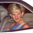  La princesse Diana arrivant en octobre 1996 à un gala de charité en faveur d'un institut de recherche, à Sydney en Australie. 