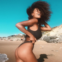 Tina Kunakey : La chérie de Vincent Cassel ultrasexy en lingerie transparente