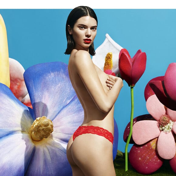 Kendall Jenner pose pour La Perla (campagne pré-automne 2017).